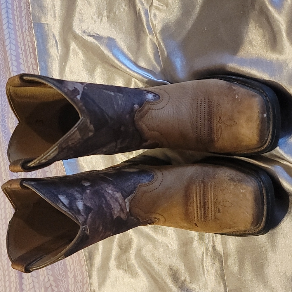 Girl ariat boots